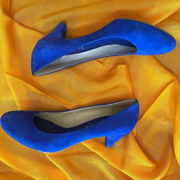 ๐ Cobalt Blue Suede Heels by OTISOPSE 41 EUR (10.5 US) Like New - Picture 8 of 12